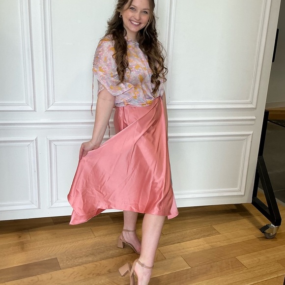 Alice + Olivia Elegant asymetrical Pink Satin Skirt - Picture 7 of 14